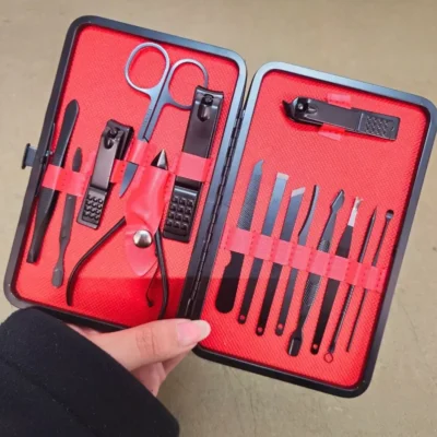 Kit Higiene Pessoal com 16 Itens Estojo Manicure e Sobrancelha Personalizado com Gravação a Laser